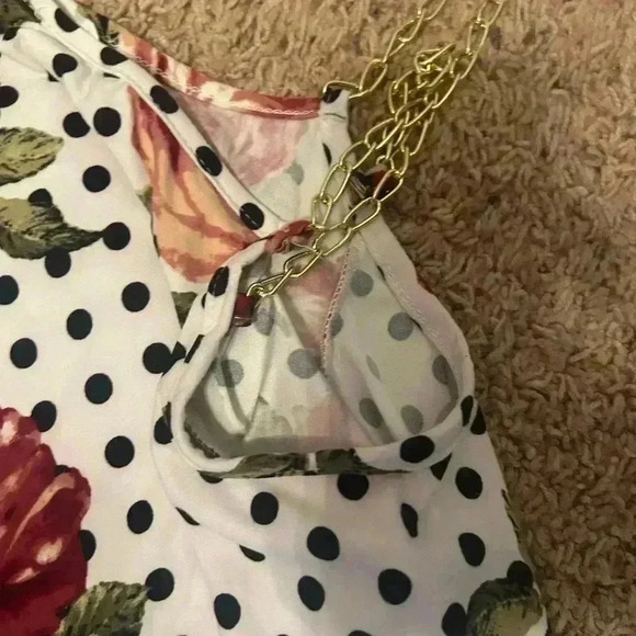 NWOT- One love flower shoulder cut out long sleeve shirt size large 🩷 - Picture 4 of 9